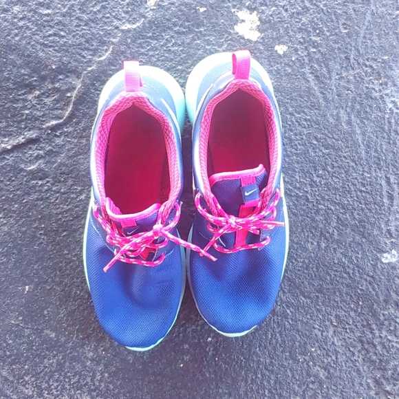 Nike Youth Roche Sneaker Size 6Y - Picture 6 of 8